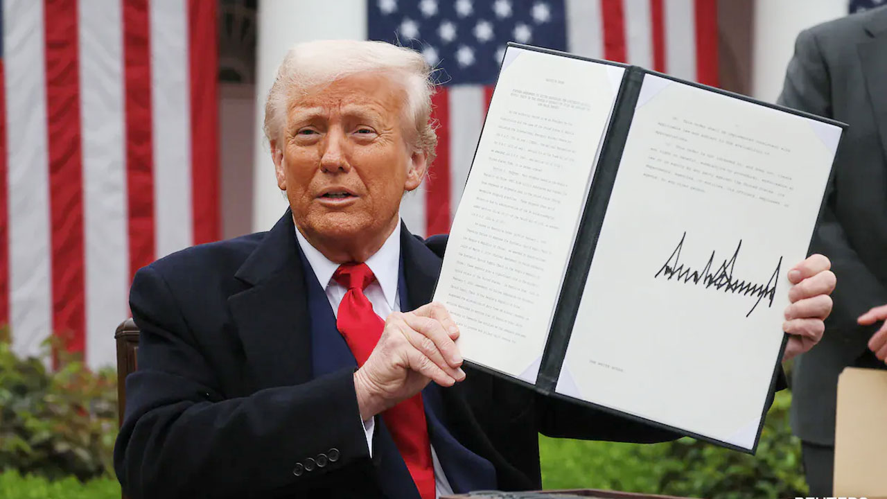 ট্রাম্পের সিদ্ধান্তে আর্জেন্টিনাসহ চার দেশের ওপর থেকে শুল্ক প্রত্যাহার